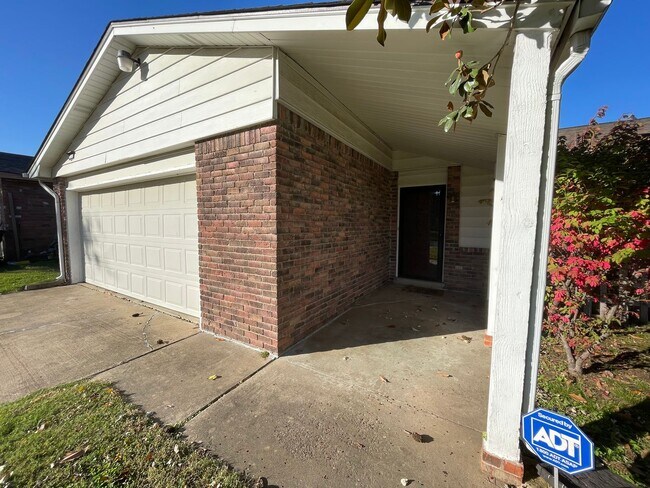 Foto del edificio - Beautifully Maintained Single-Level Home