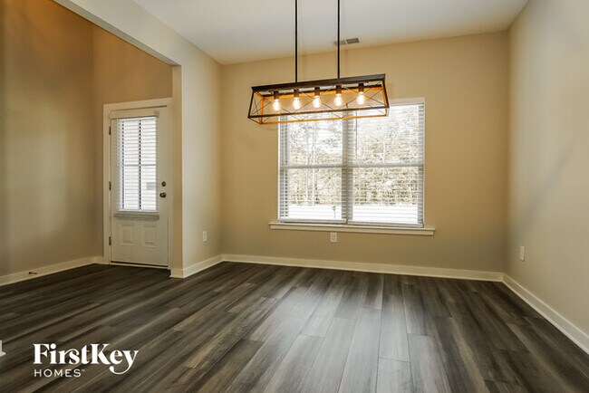Building Photo - 693 Troubadour Ln