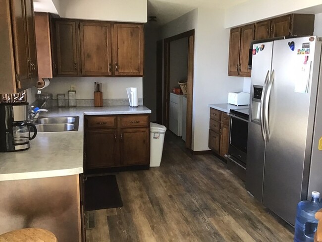 Building Photo - Price Reduced 3 Bedroom 1 1/2 Bath Lake Ho...
