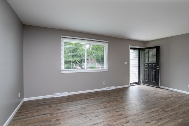 Building Photo - 4300-4302 Mount Carmel Lane