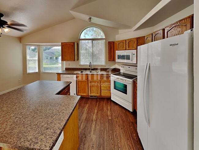 Building Photo - 6123 Van Gogh Cir