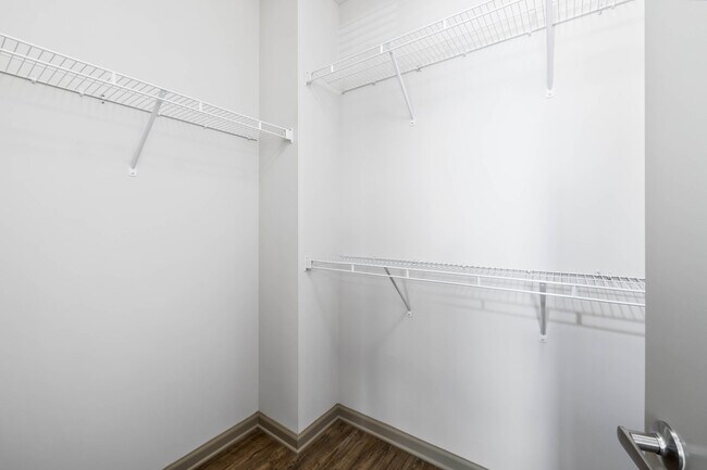 Building Photo - Lofts At Bass