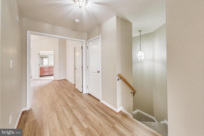 Foto del edificio - 22514 Airmont Woods Terrace