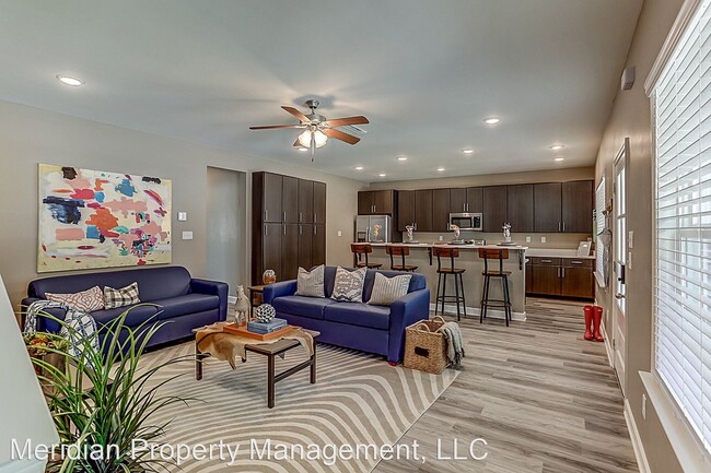 Building Photo - 1 br, 1 bath Room For Rent - 700 Tiger Est...