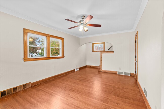 Building Photo - 1001 Woodsdale Ave