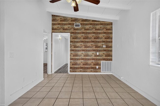 Building Photo - 7508 N Thatcher Ave