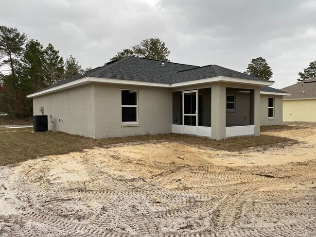 Foto del edificio - Custom Home - Desirable SW Ocala Neighborhood 3/2/2 - $250 off first months rent
