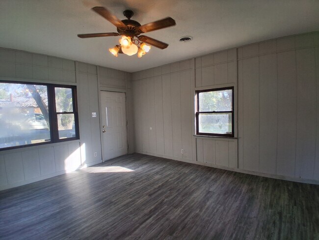 Foto del edificio - 904 N Collett St