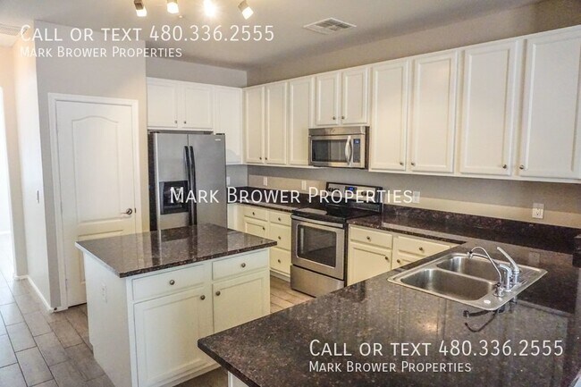 Building Photo - 897 S Storment Ln