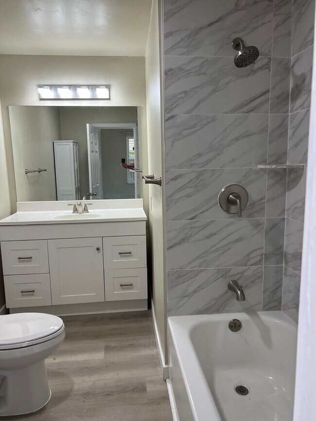 Foto del edificio - 4568-4572 Bancroft St