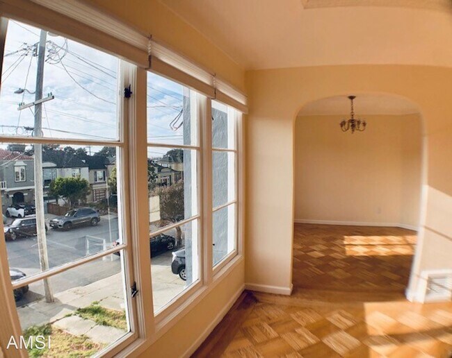 Foto del edificio - 2 br, 1 bath House - 2732 35th Ave