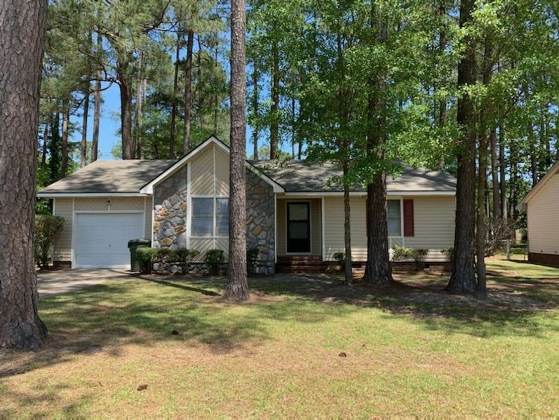 Primary Photo - Charming 3 Bed, 2 Bath Home in Fayetteville