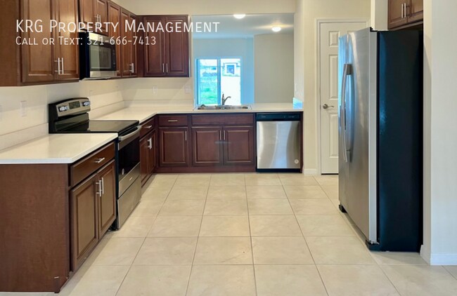 Building Photo - 1009 NE 11th St