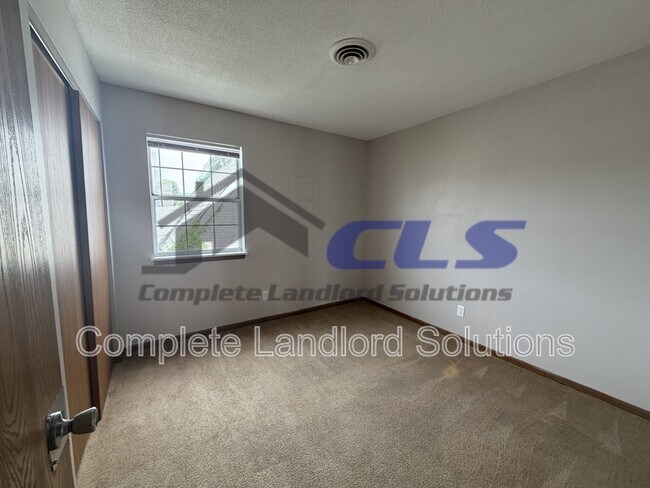 Foto del edificio - 820 Poplar St