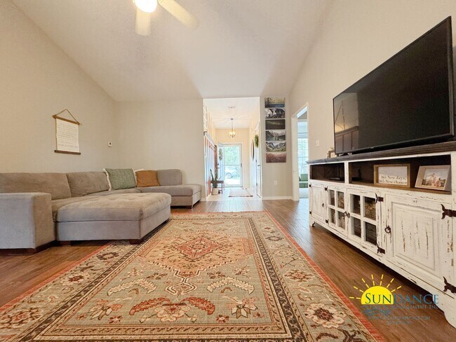 Foto del edificio - Spacious & Updated 3 Bedroom Home in Niceville-Near Eglin AFB!