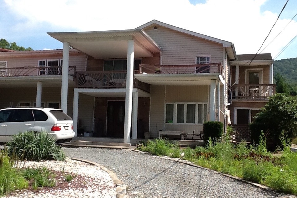 150 S Old Turnpike Rd, Drums, PA 18222 Apartments in Drums, PA