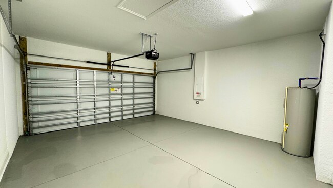 Foto del edificio - 702 Broadway Ave