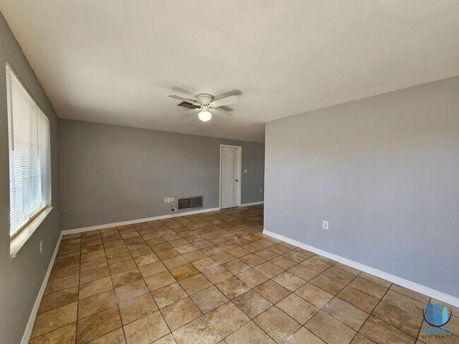 Building Photo - 3 Bed | 1.5 Bath Home for Rent in Holiday *MOVE-IN SPECIAL*