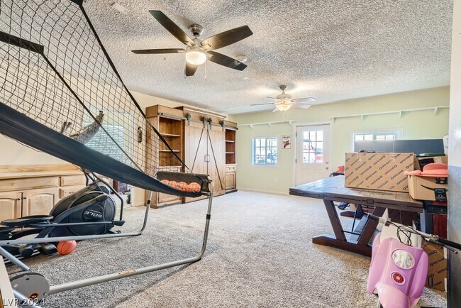 Building Photo - 5945 N El Capitan Way