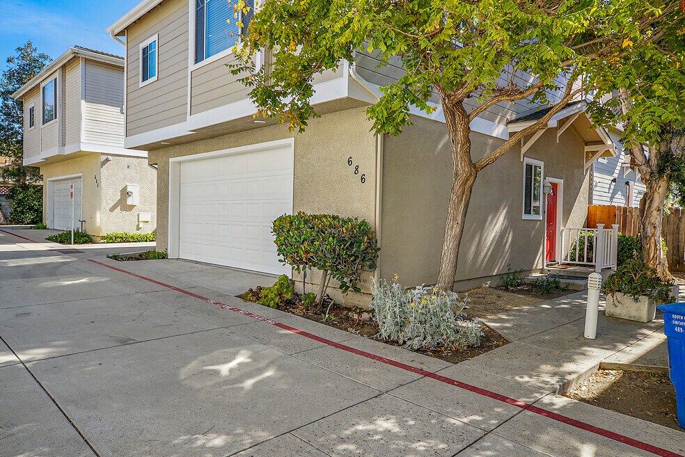 686 Foothill Blvd