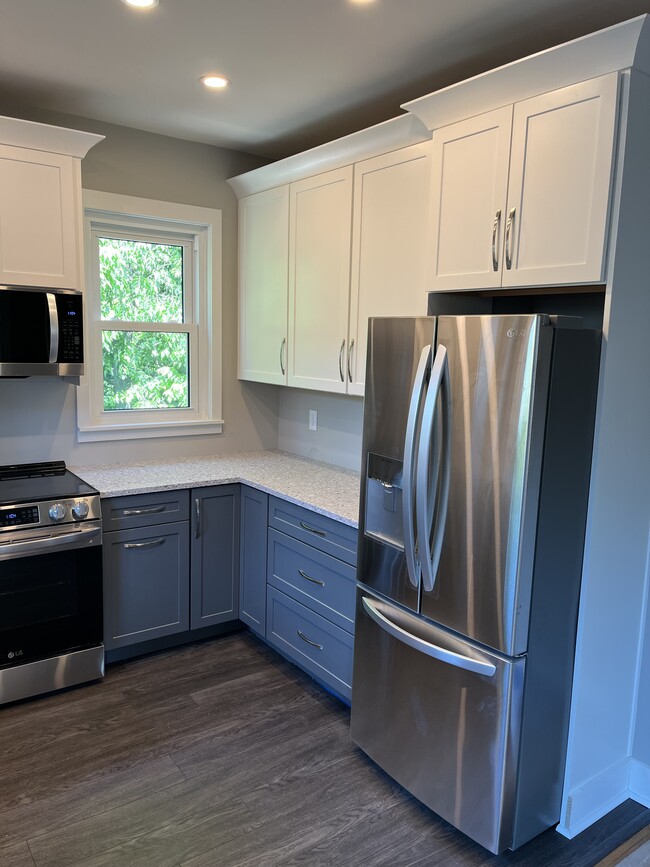 Kitchen - 3623 Burch Ave