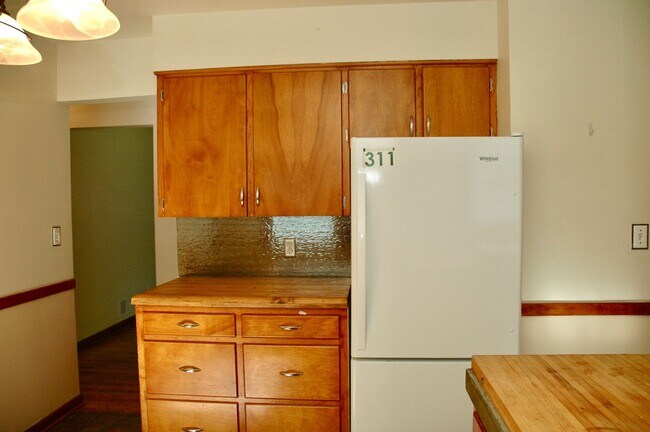 Building Photo - NE GR 3 Bed, 1 Bath Home