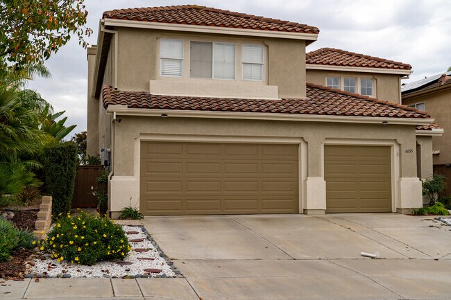 Building Photo - 6655 Hollycrest Ct