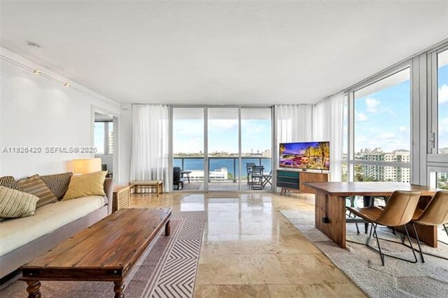 Foto del edificio - 7929 West Dr