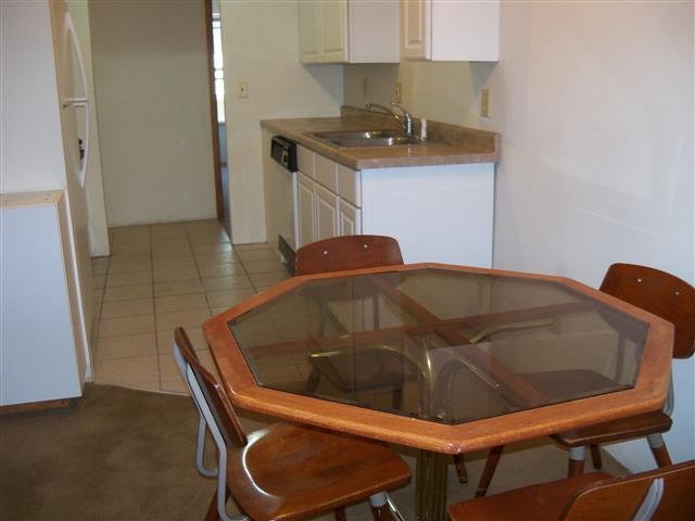 Foto del edificio - 906 S Oak St