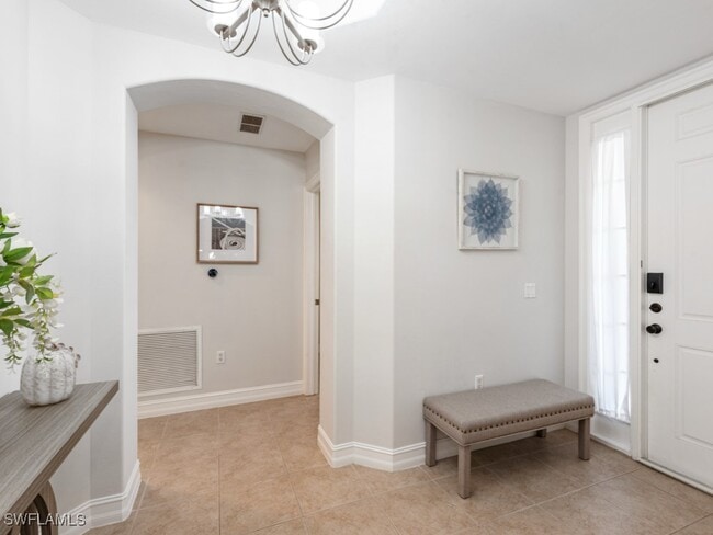 Building Photo - 2012 Tarpon Bay Dr N