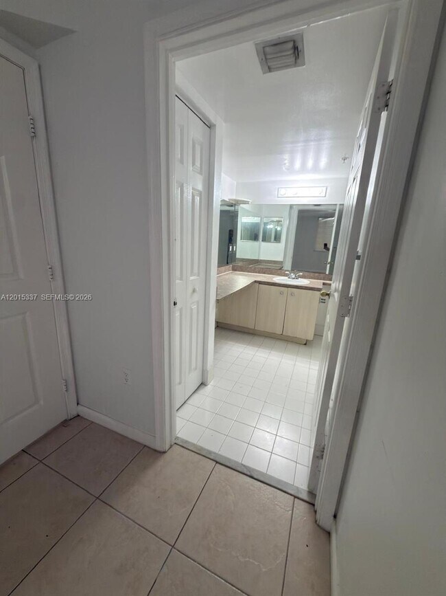 Foto del edificio - 11133 SW 8th St