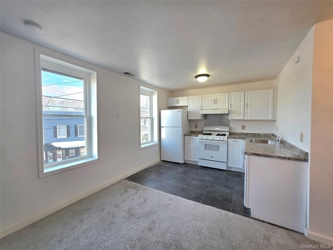 Foto del edificio - 8 Main St