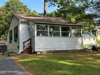 Building Photo - 6 Sullivan Dr
