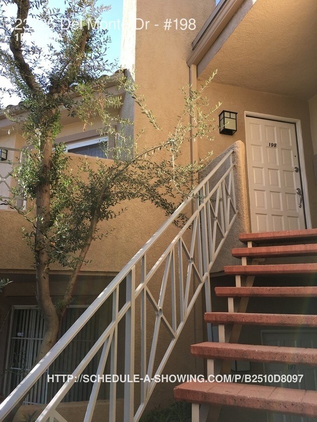 Foto principal - 23725 Del Monte Dr