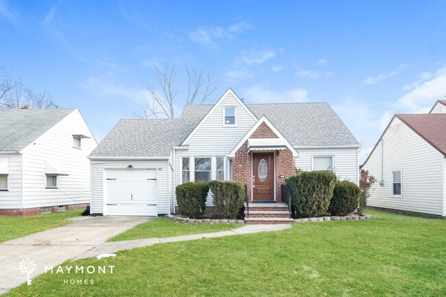 Building Photo - 315 E 264th St