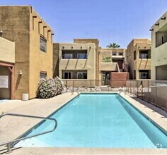 Building Photo - 1810 E Blacklidge Dr