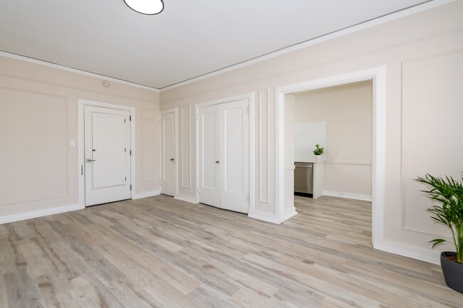 Photo - The Parkway Apartments