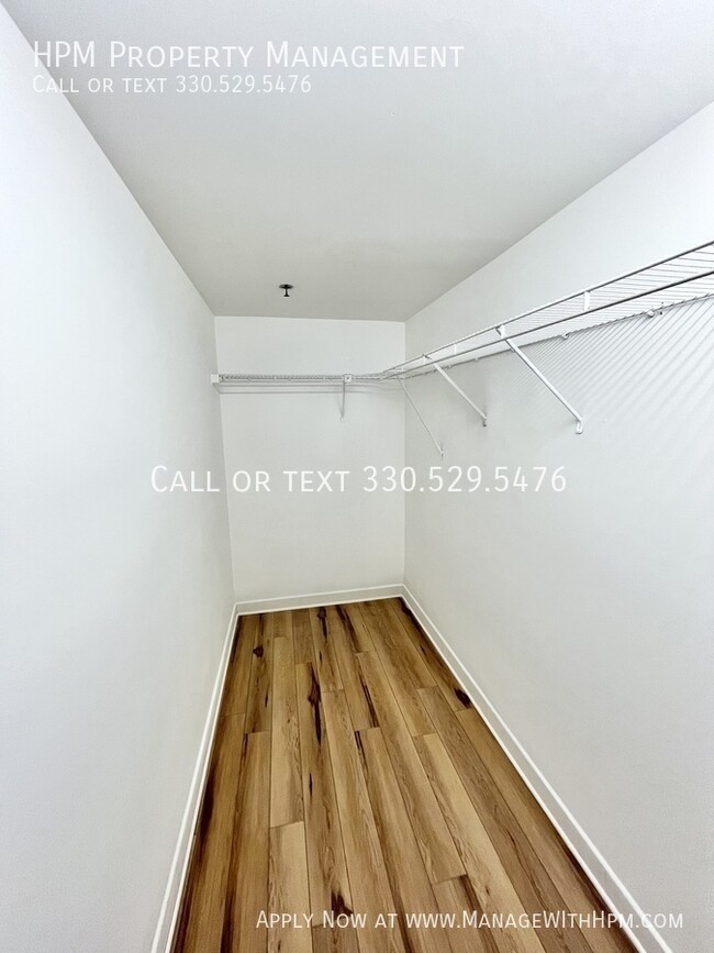 Foto del edificio - One-Bedroom Apartment for Rent