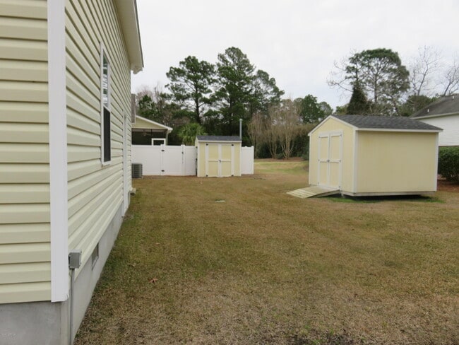 Building Photo - 240 Star Hill Dr