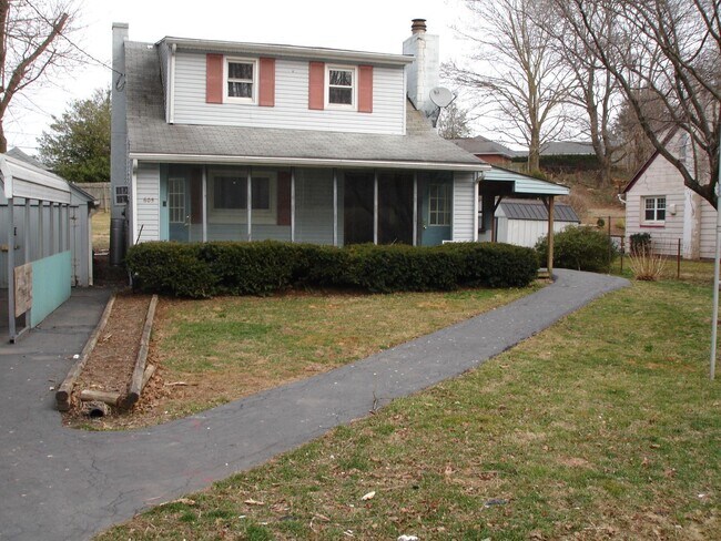 Building Photo - 3 br, 2 bath House - 605 BEAVER VALLEY PIKE