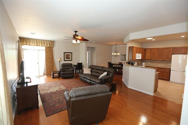Building Photo - 233 Bonham Loop
