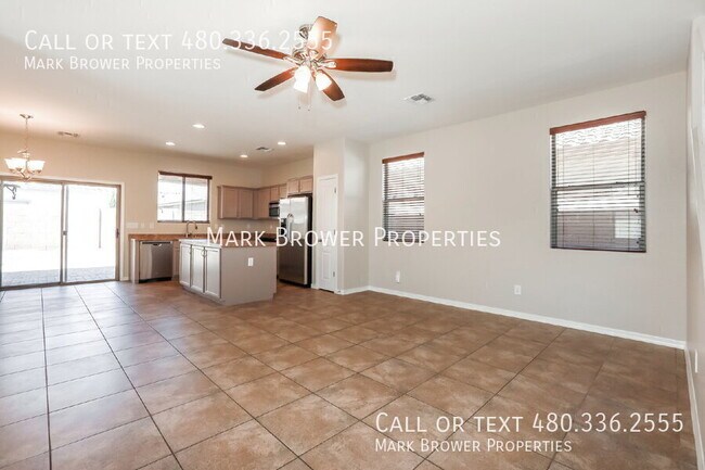 Foto del edificio - 4177 E Woodside Ct