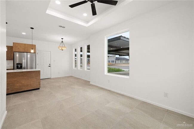 Building Photo - 14 S Links Dr