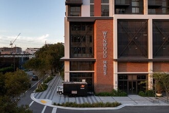 Building Photo - 23 NE 17th Ter