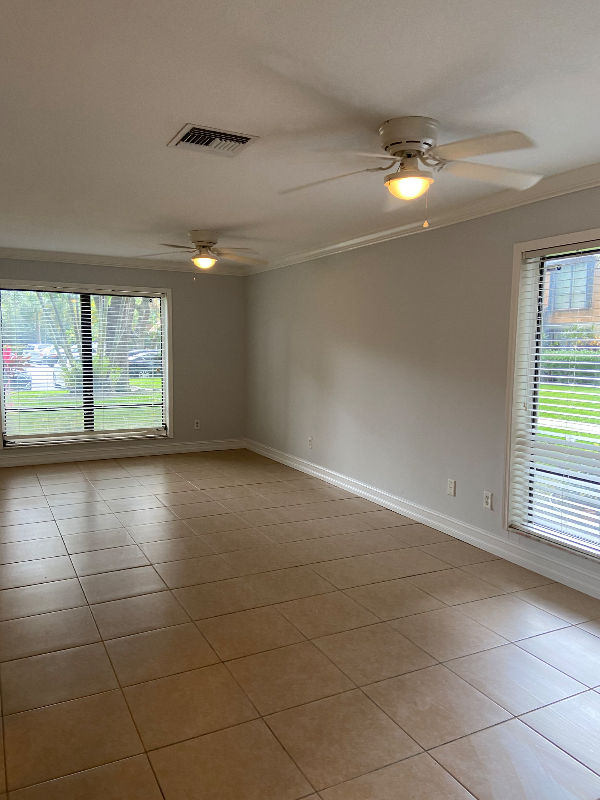 Foto del edificio - 814 Sandtree Dr