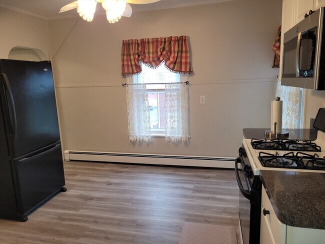 Foto del edificio - 11 Montfern Ave