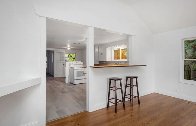 Photo - 10612 NW Skyline Blvd House