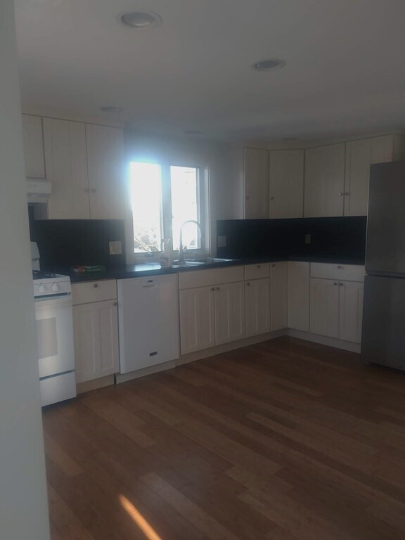 15 Peck Ave Unit 2, Plymouth, MA 02360 Room for Rent in Plymouth, MA