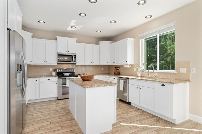 Photo - Evolve Real Estate: Evolve Real Estate: Me... House