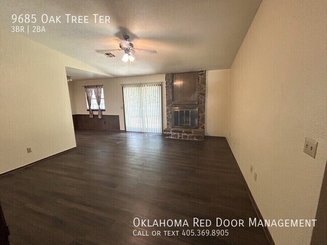 Foto del edificio - 9685 Oaktree Terrace